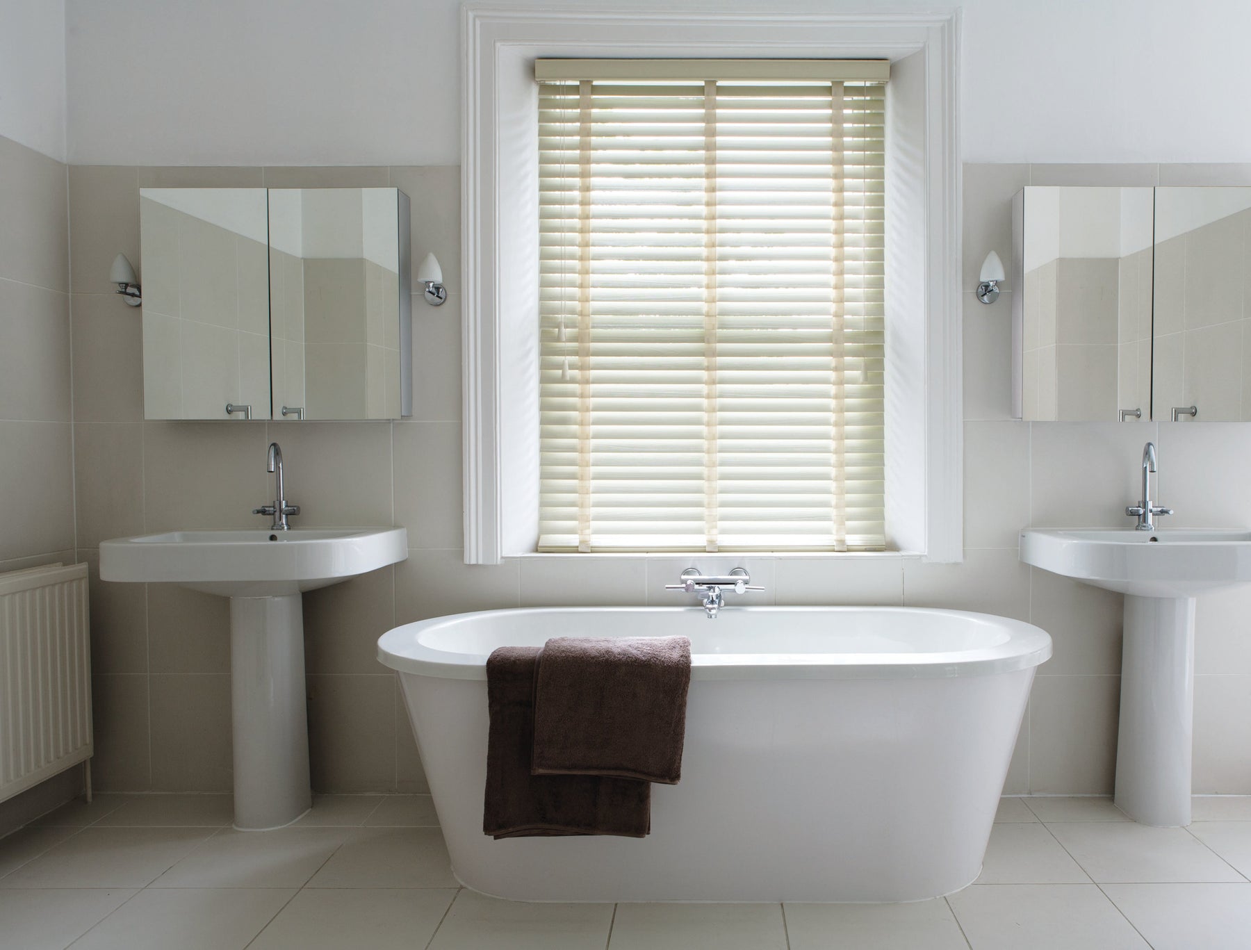 Inside vs Outside Mount Blinds - Which is Best?